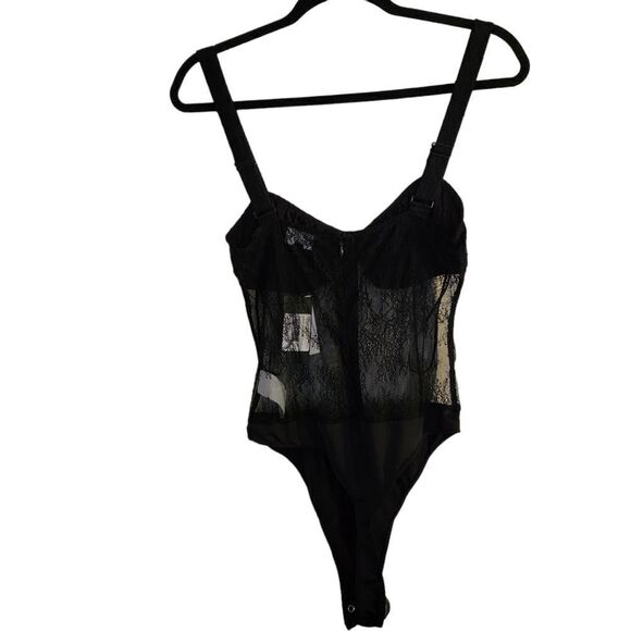 Danielle Bernstein Lace Thong Bodysuit Size 10 - Picture 1 of 10